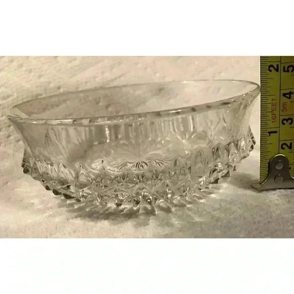 Beautiful Vintage Indiana Glass Bowl Diamond Point Candy Nuts Berry Trinket Dish - Picture 4 of 10